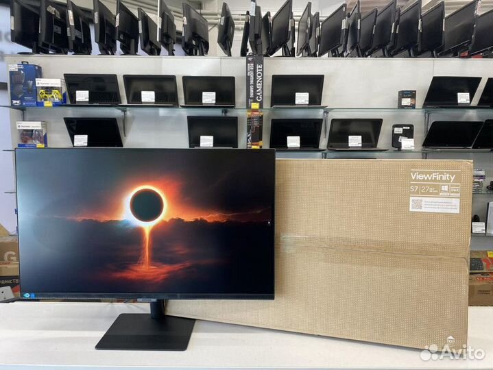 Новый Монитор Samsung ViewFinity S7 S27A700NWI