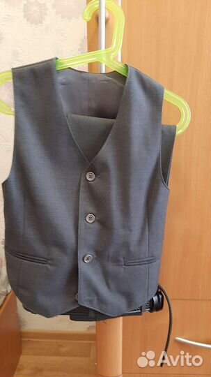 Школьный костюм для мальчика тройка 128 р