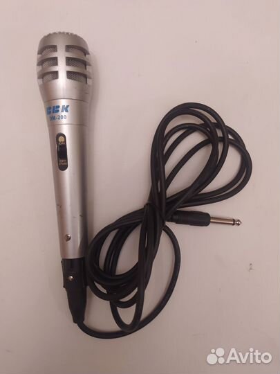 Микрофон для караоке BBK DM-200