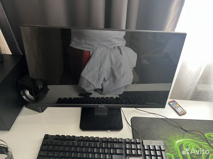 Монитор Dell 22