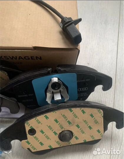 Колодки тормозные VAG передние 4G0698151AA
