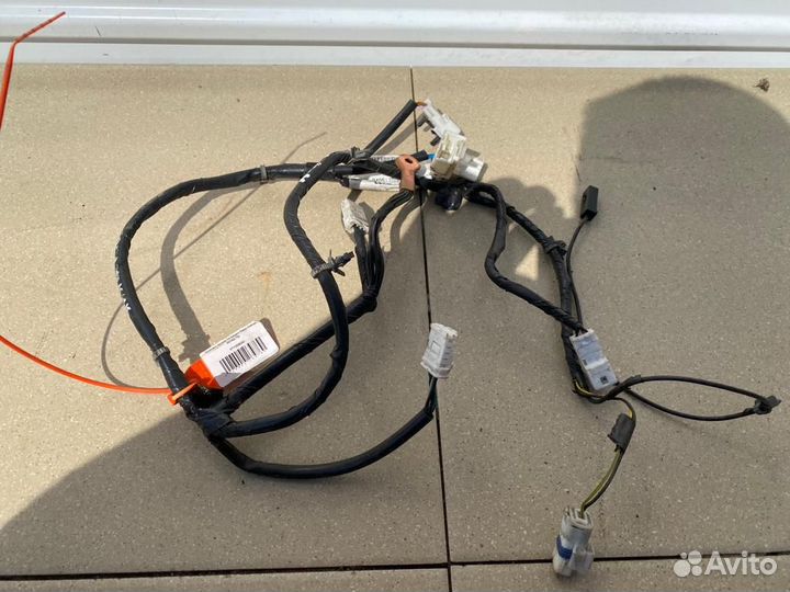 Проводка крышки багажника Nissan Qashqai J10