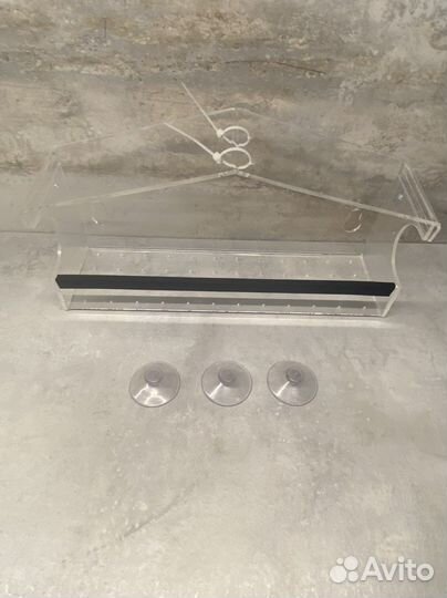 Кормушка для птиц на окно