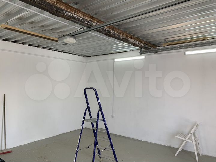 Гараж, > 30 м²