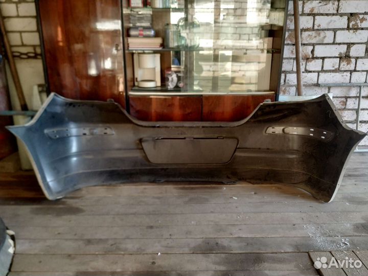 Задний бампер на nissan tiida