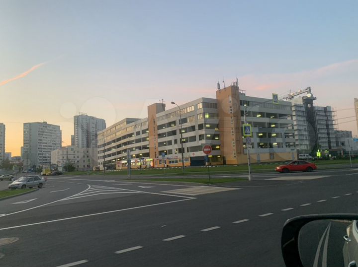 Машиноместо, 10 м²