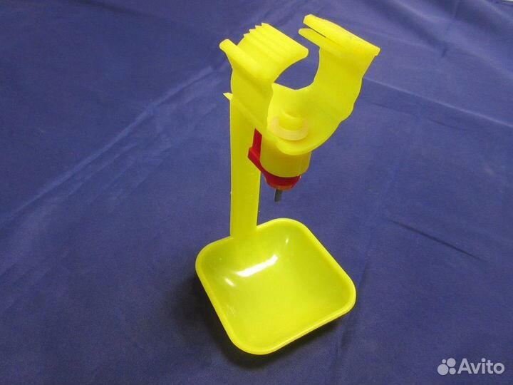 Ниппельные поилки для птиц