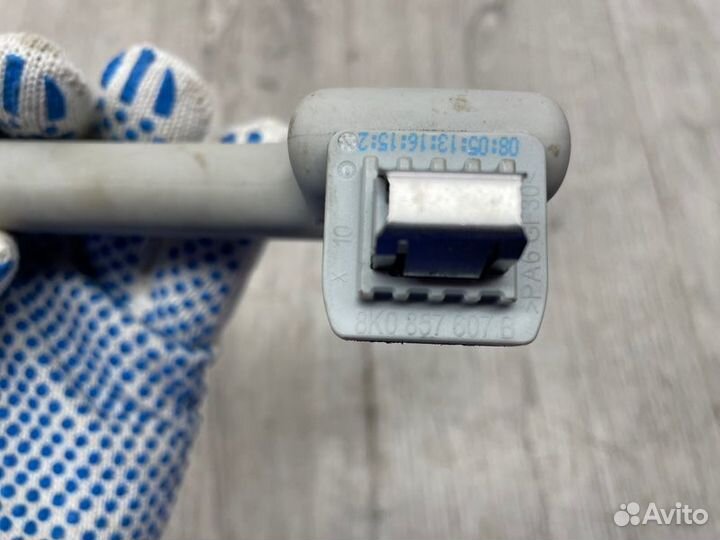 Ручка внутренняя потолочная передняя Skoda Superb