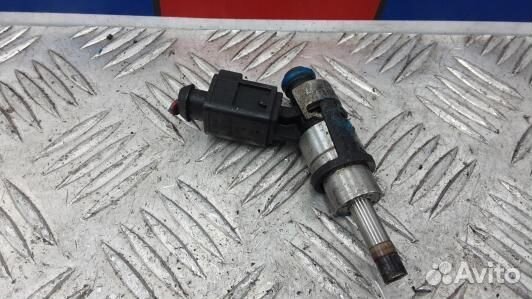 Форсунка бензиновая skoda octavia A5 (NML18B702)