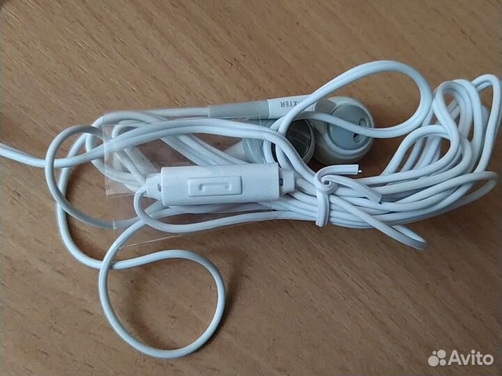 Наушники с микрофоном