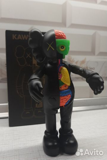 Фигурка kaws