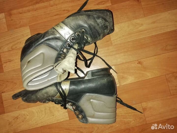 Лыжные ботинки