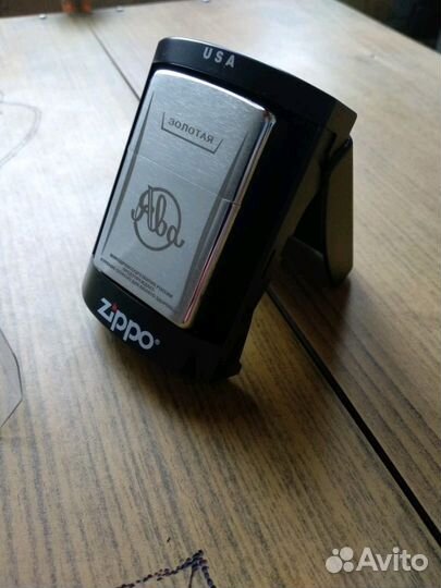 Зажигалка Zippo - Золотая Ява