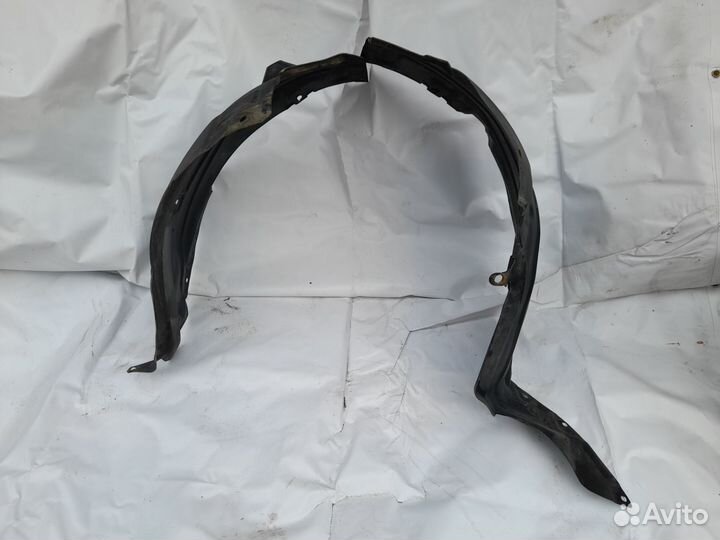 Подкрылок передний левый Mazda CX-7 оригинал