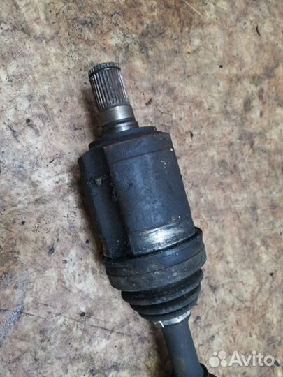 Привод передний левый Hyundai Santa-Fe 2 SUV 2.2