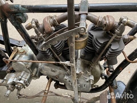 Консультирование старинный мотоцикл Zundapp-BMW