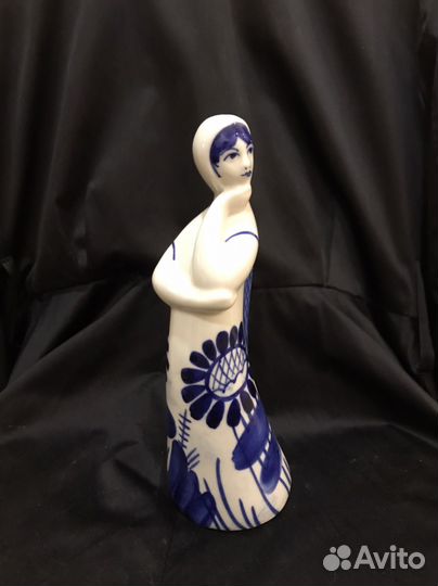 Статуэтка Девушка с косой.Гжель