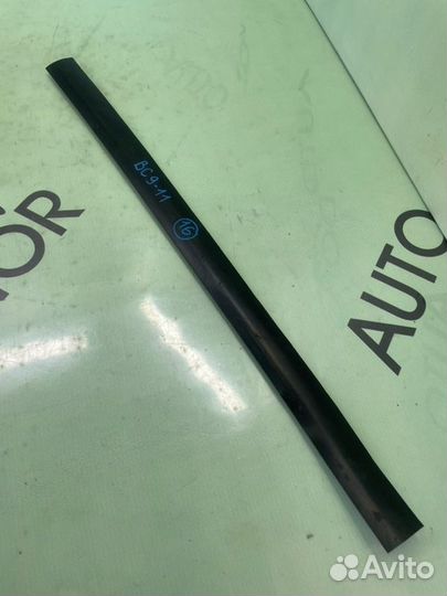 Уплотнительная резинка крышки багажника Audi Q7 4L