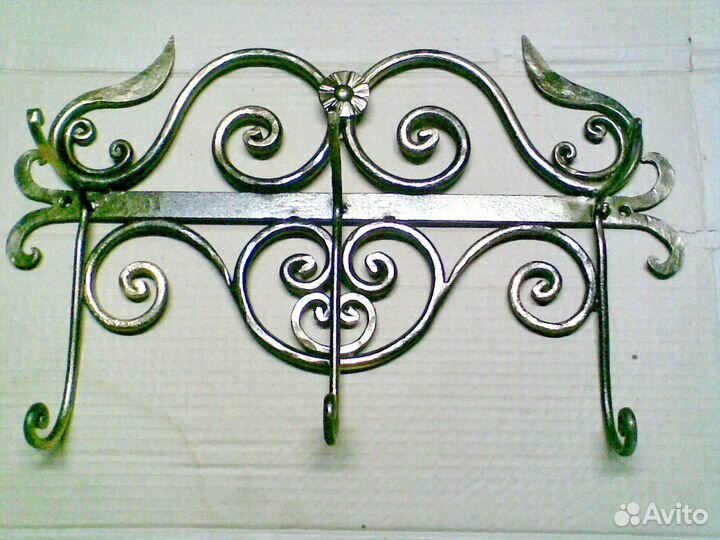 Вешалка настенная кованая