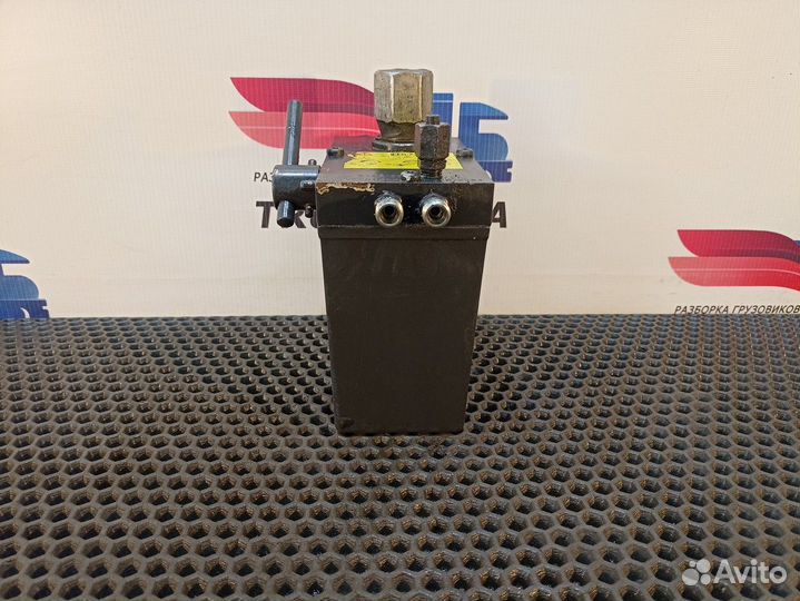 Насос подъема кабины Iveco Stralis