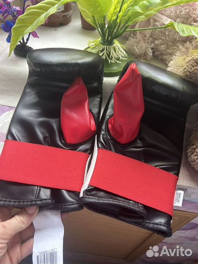 Перчатки для единоборств