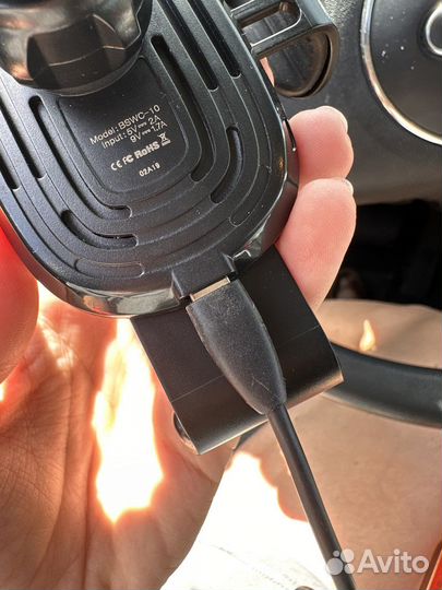 Беспроводная зарядка в автомобиль Baseus