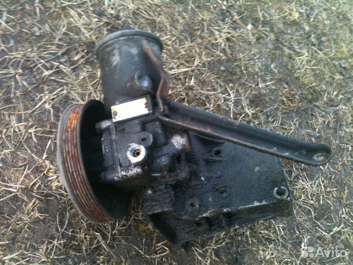 Мерседес 124 m102 насос гур