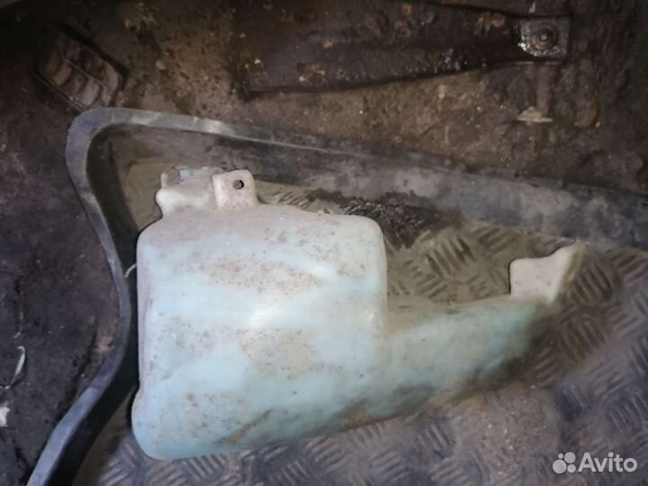 Бачок стеклоомывателя audi 80 b3