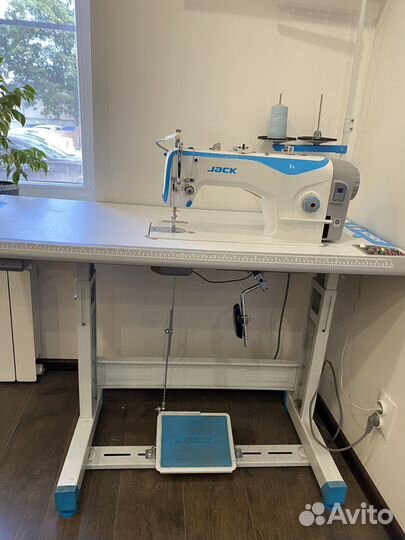Промышленная швейная машинка jackF4