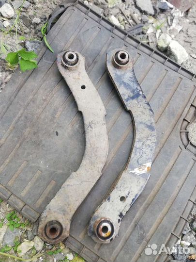 Рычаг задний Митсубиси Лансер 9