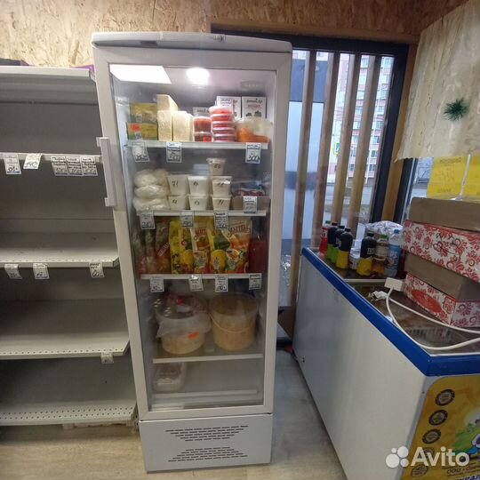 Холодильник бу для магазина