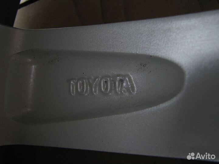 Toyota Camry V70 Диск литой R17