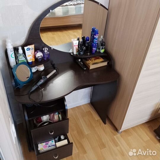 Туалетный столик с зеркалом бу