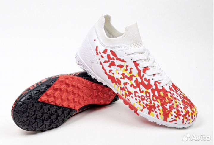 Футбольная обувь сороконожки