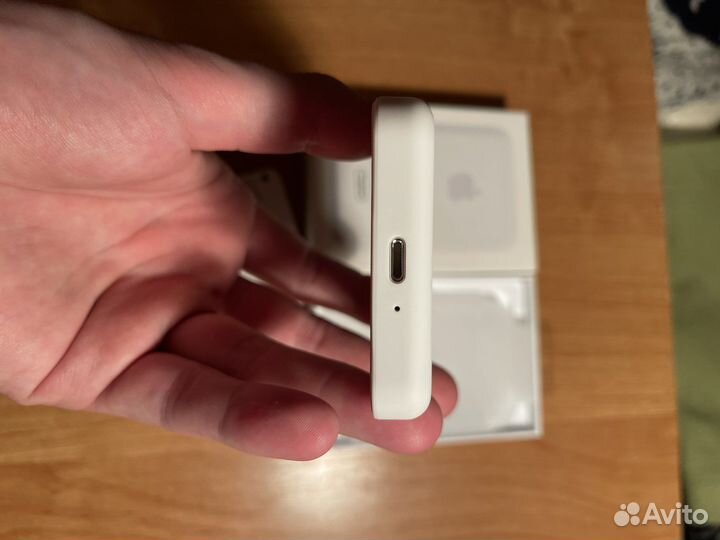 Повербанк apple MagSafe Battery Pack