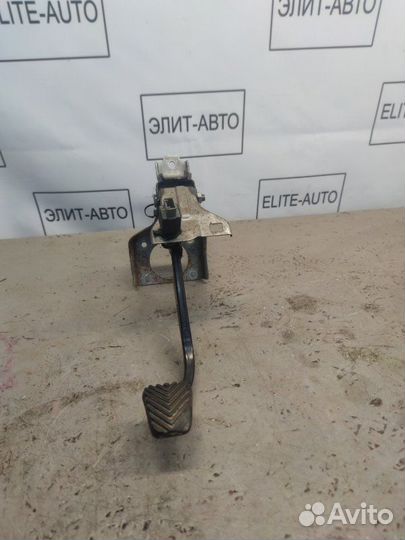 Педаль тормоза Kia Rio 3 1.4 2016