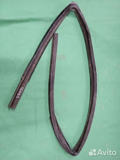 Hyundai Santa Fe II уплотнитель стекла двери