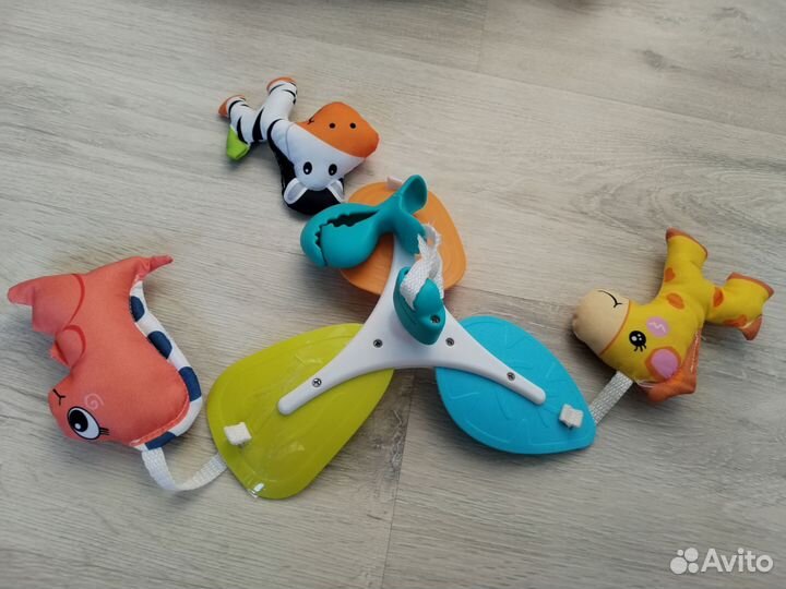 Развивающие игрушки для малышей пакетом