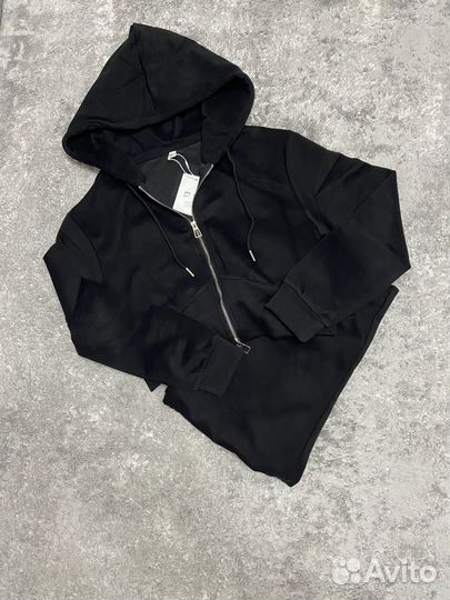 Женский спортивный костюм