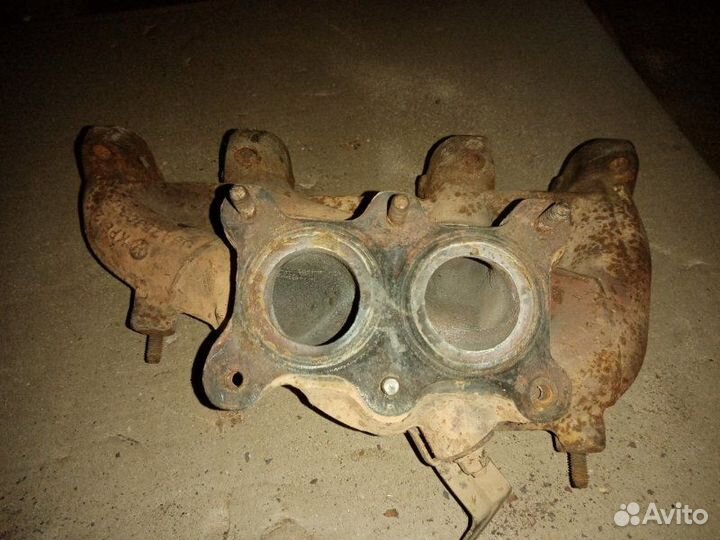 Коллектор выпускной Volkswagen Passat B6 CAX 2008