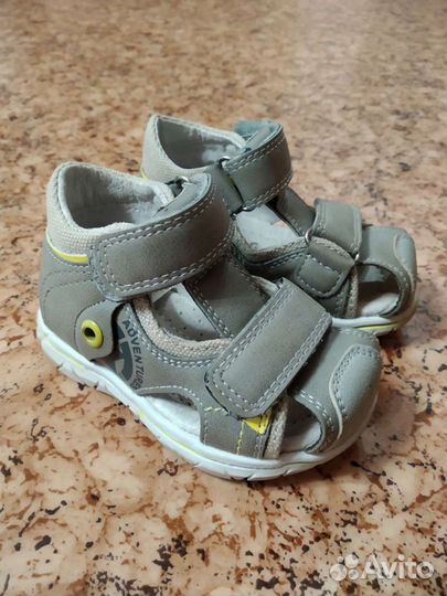 Сандали новые (20 размер)