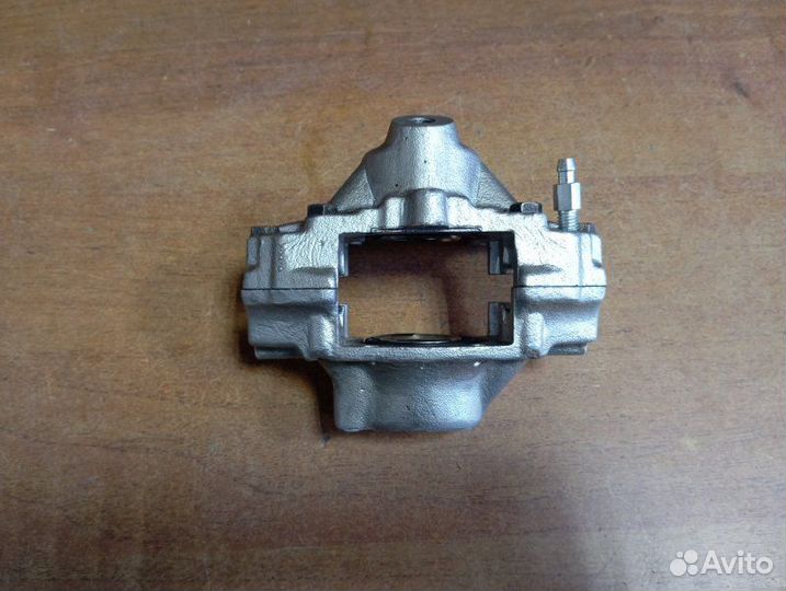 Суппорт тормозной задний правый Mercedes Benz