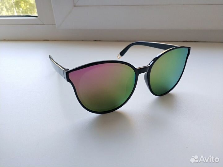 Новые очки солнцезащитные в ассортименте