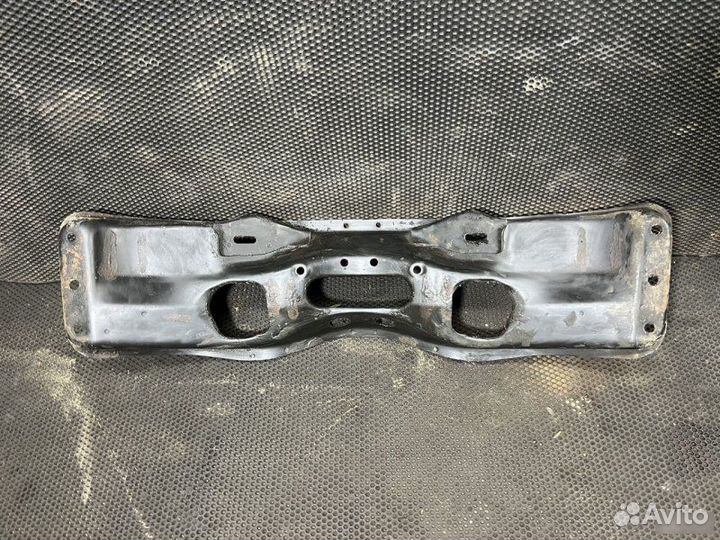 Подрамник передний Subaru Legacy 2 1993-1999