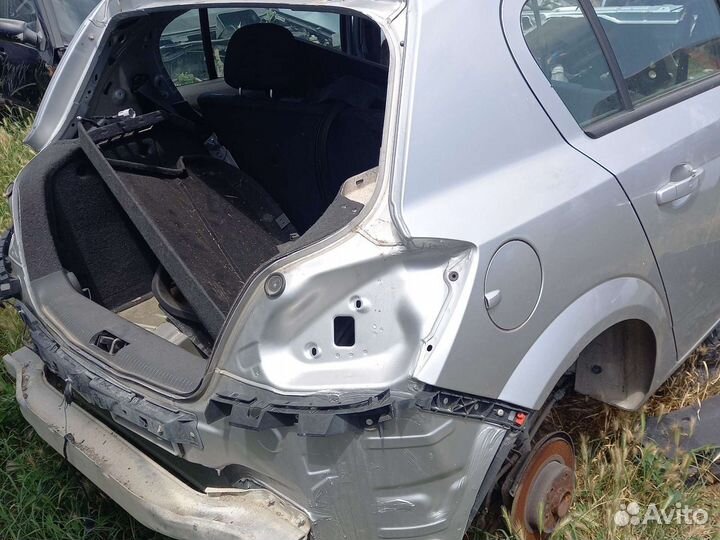 Крыло заднее правое opel astra h хэтчбек