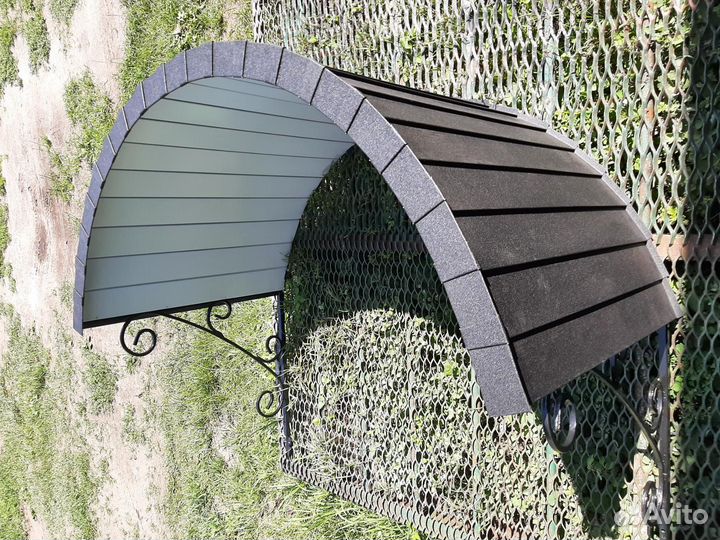 Козырек над входной дверью