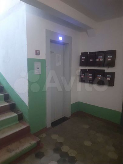 2-к. квартира, 43 м², 1/9 эт.