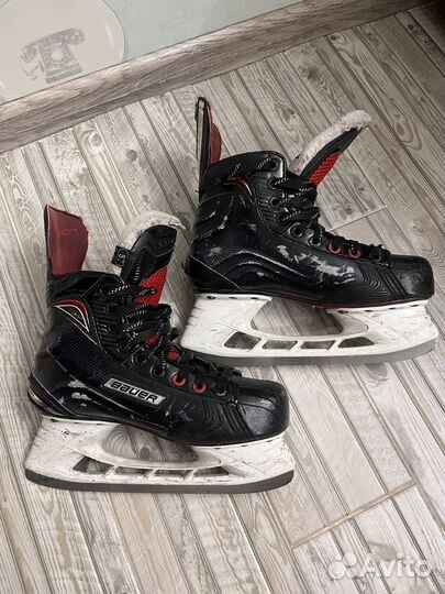 Коньки хоккейные
