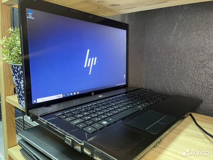 Ноутбук HP / 17.3 / Core i3 / 4gb / SSD / Radeon