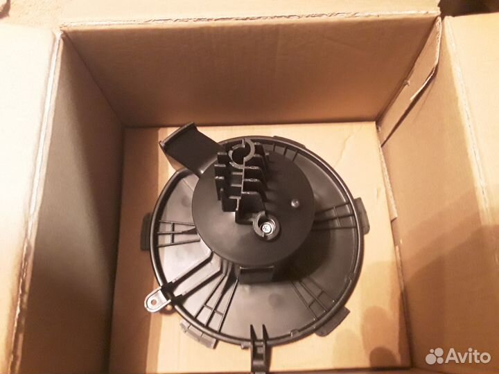 Мотор печки Zafira b. KHF104 kortex